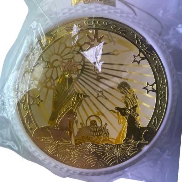 VTG NEW Sterling, Inc Christmas Brass Nativity Ball Ornament Reflective Light - Picture 7 of 16